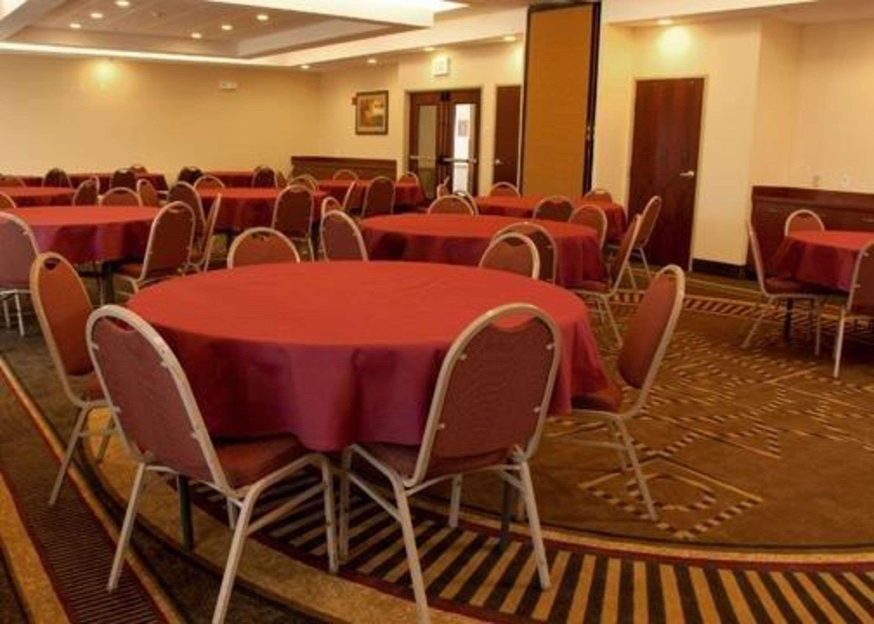 Comfort Inn & Suites Kent - University Area Esterno foto