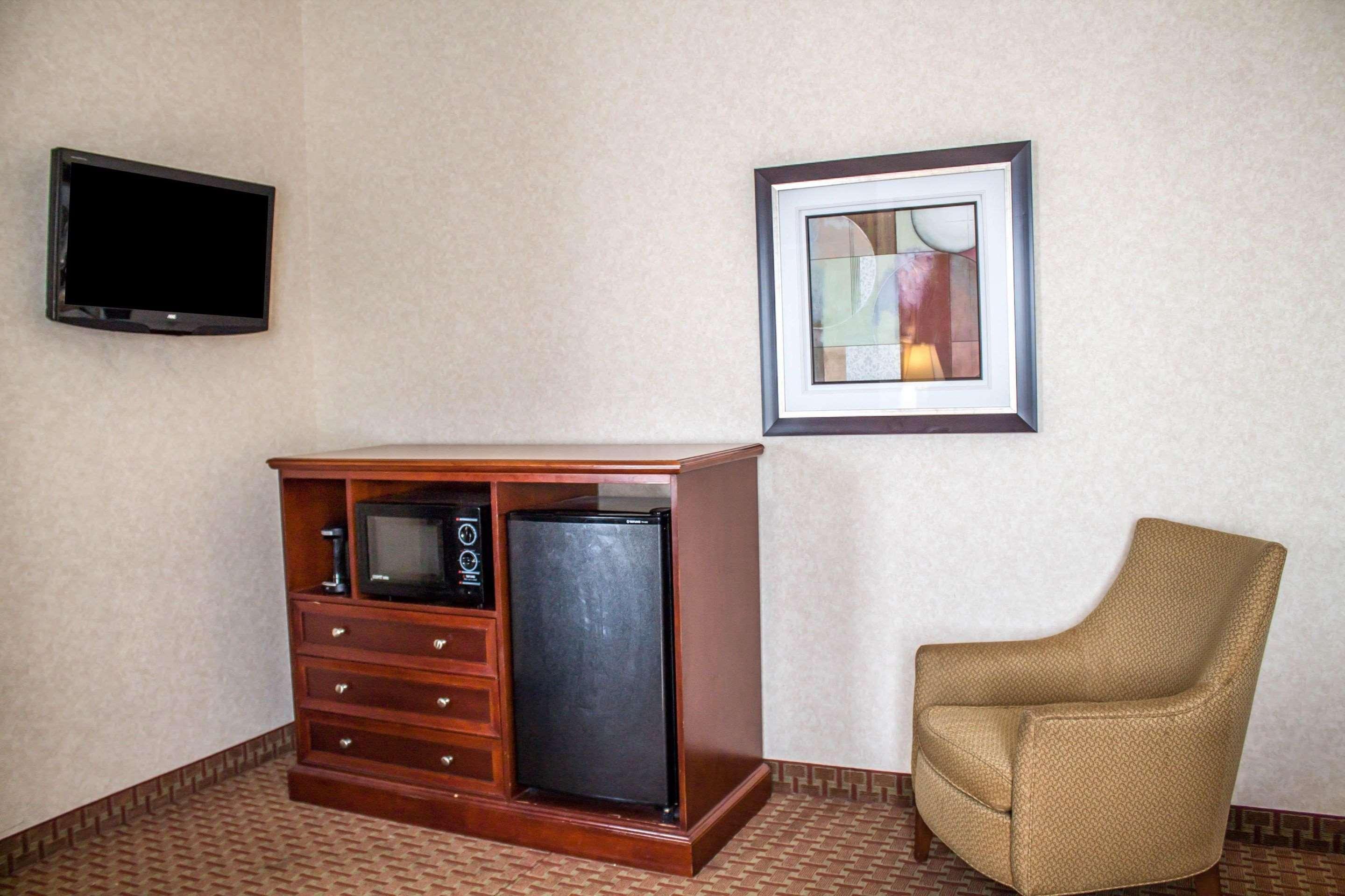 Comfort Inn & Suites Kent - University Area Esterno foto